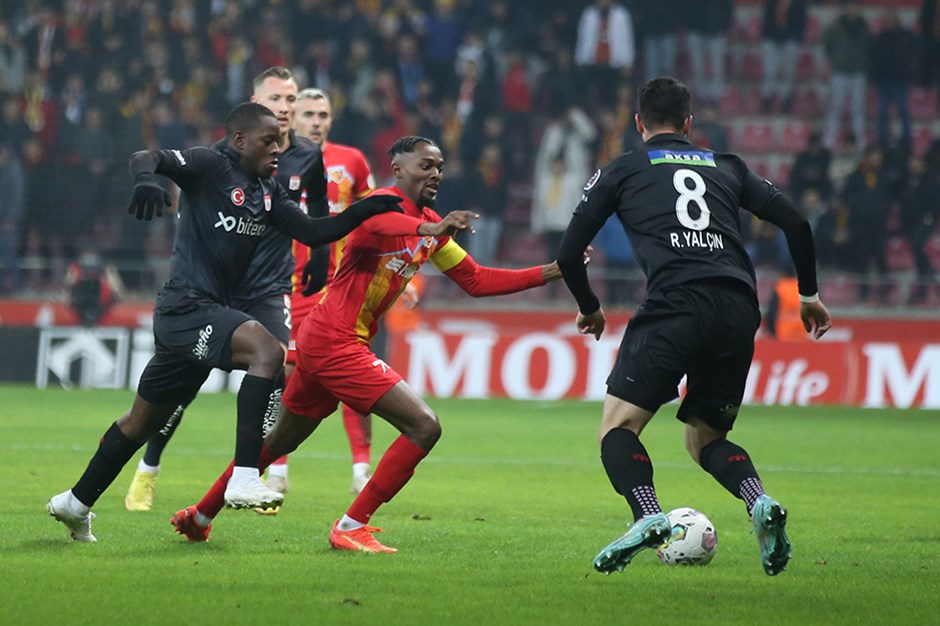 Sivasspor galibiyete hasret kaldı 