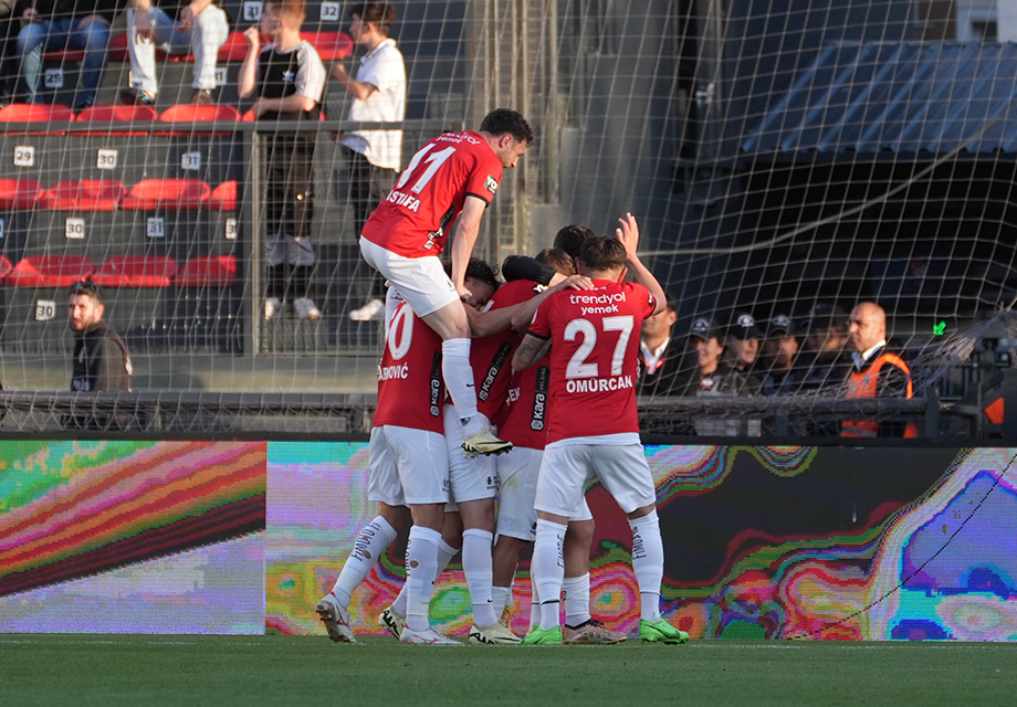 425- Gaziantep FK (Türkiye): 57.5 Puan