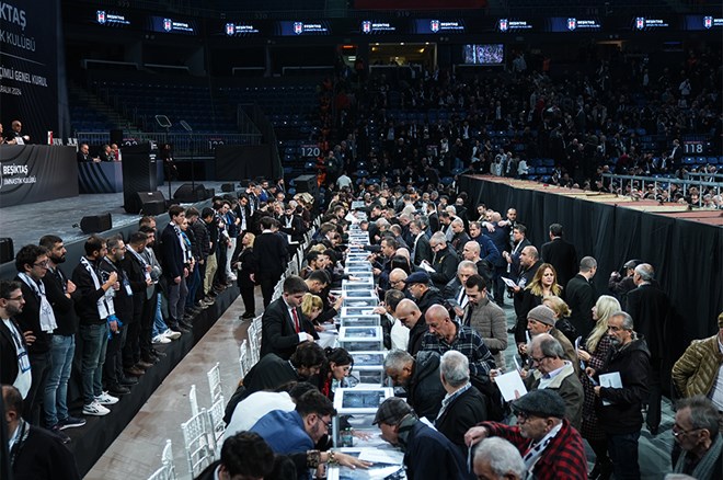 Beşiktaş yeni başkanını seçiyor: Katılım sayısı 11 bini geçti  - 2. Foto