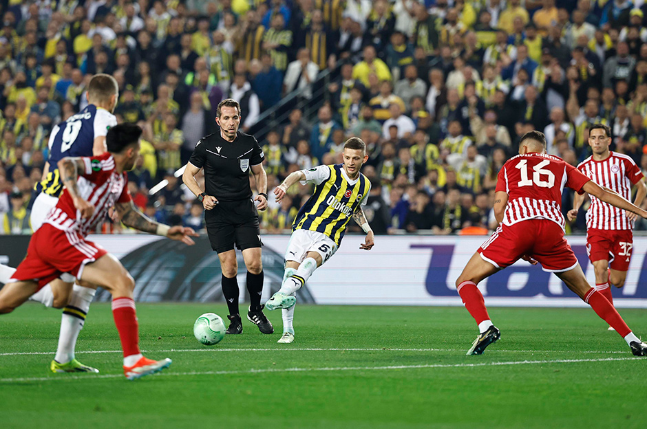 Fenerbahçe maçında 3 penaltı kurtaran kaleciden "muska" itirafı  - 2. Foto