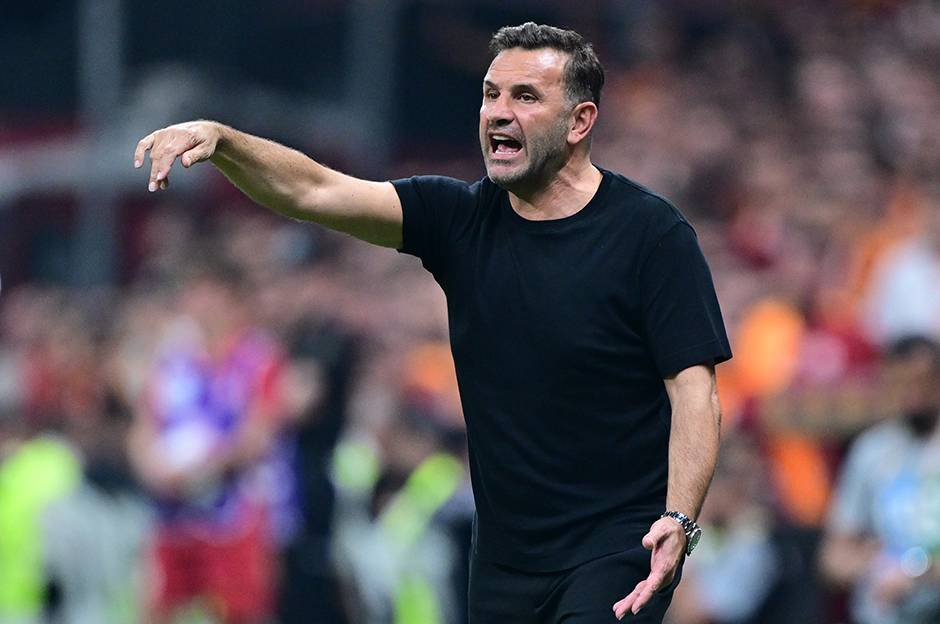 Süper Lig'in 6. haftası Fenerbahçe-Galatasaray derbisine sahne olacak. İki takım da dev maç için hazırlıklarını sürdürürken Okan Buruk'un özel bir plan üzerinde çalıştığı belirtildi.