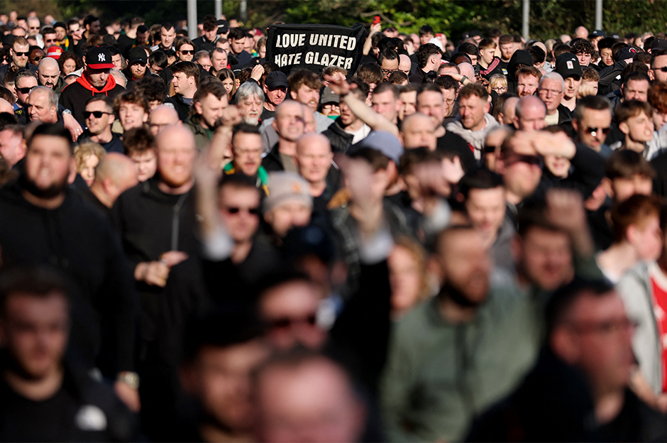 Dev maç öncesinde Manchester United taraftarlarından protesto  - 5. Foto