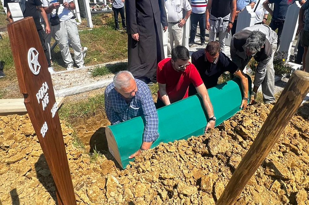 Dzeko'nun acı günü! Elleriyle toprağa verdi  - 1. Foto