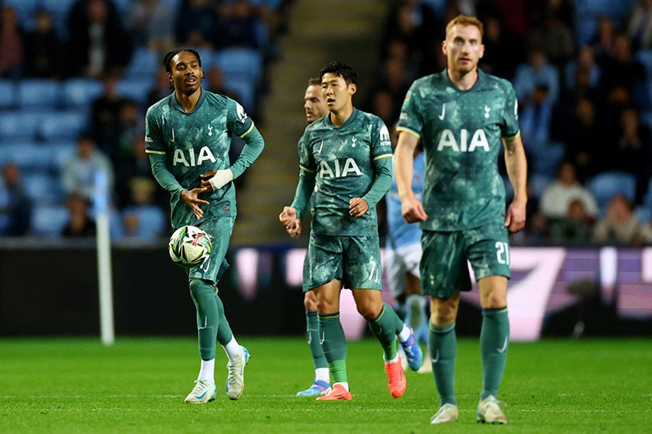 Tottenham 4 dakikada geri dönerek turladı