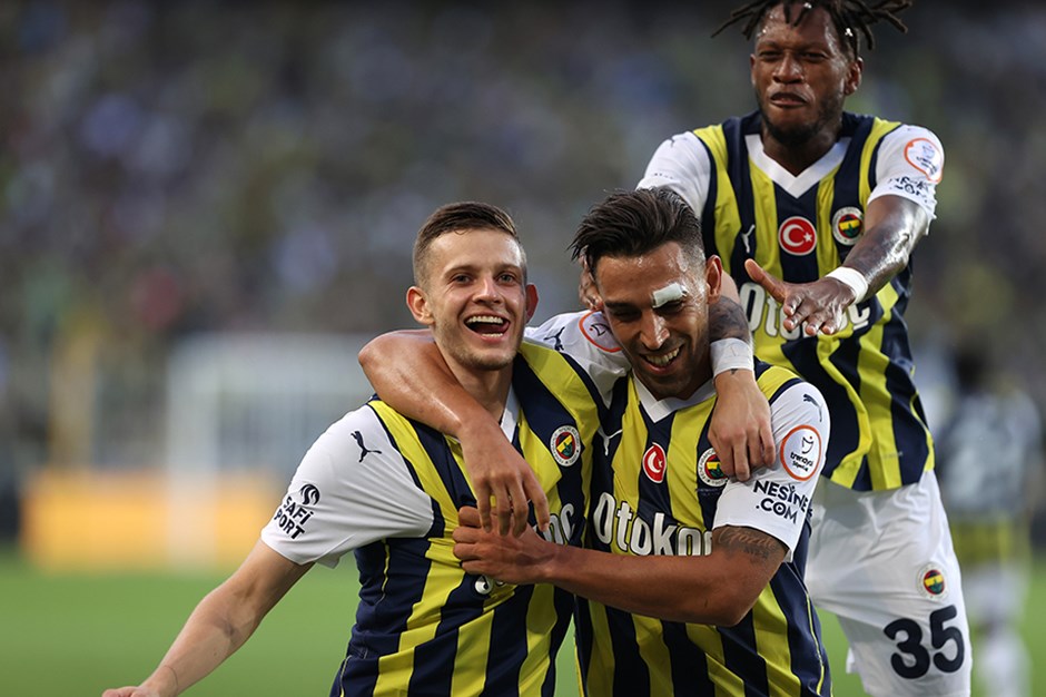 Fenerbahçe, gol düellosunda 3 puanı kaptı