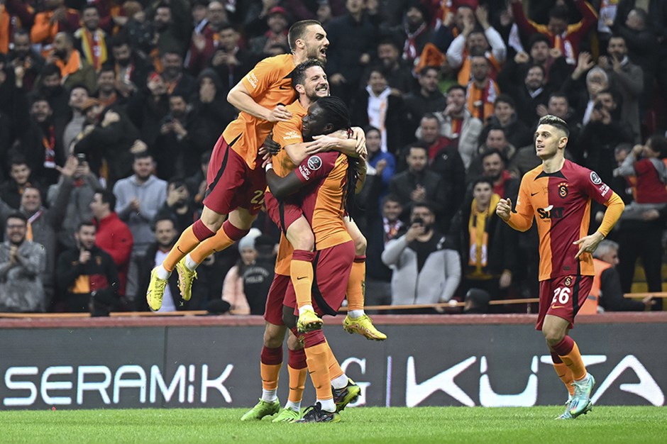 Galatasaray'dan bu sezon bir ilk!