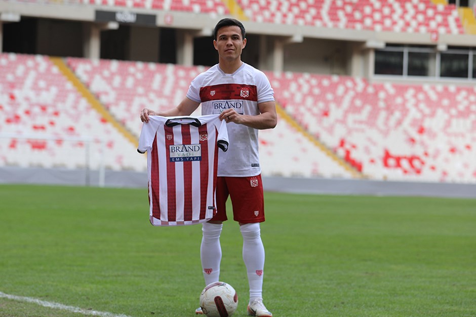 Sivasspor'dan sol kanat transferi