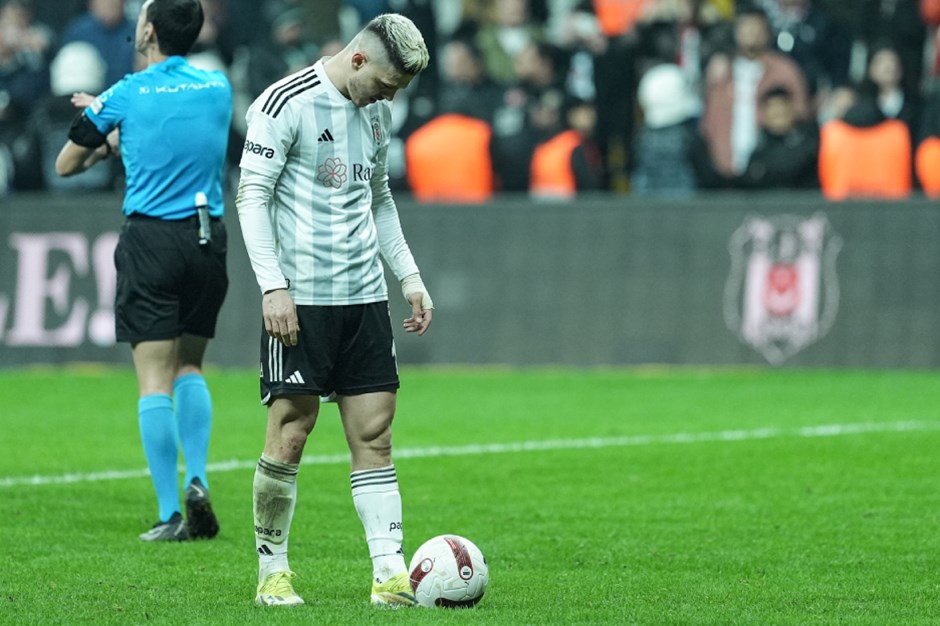 Böyle son görülmedi: Beşiktaş'ın penaltıdan bulduğu gol geçersiz sayıldı, hakem maçı bitirdi
