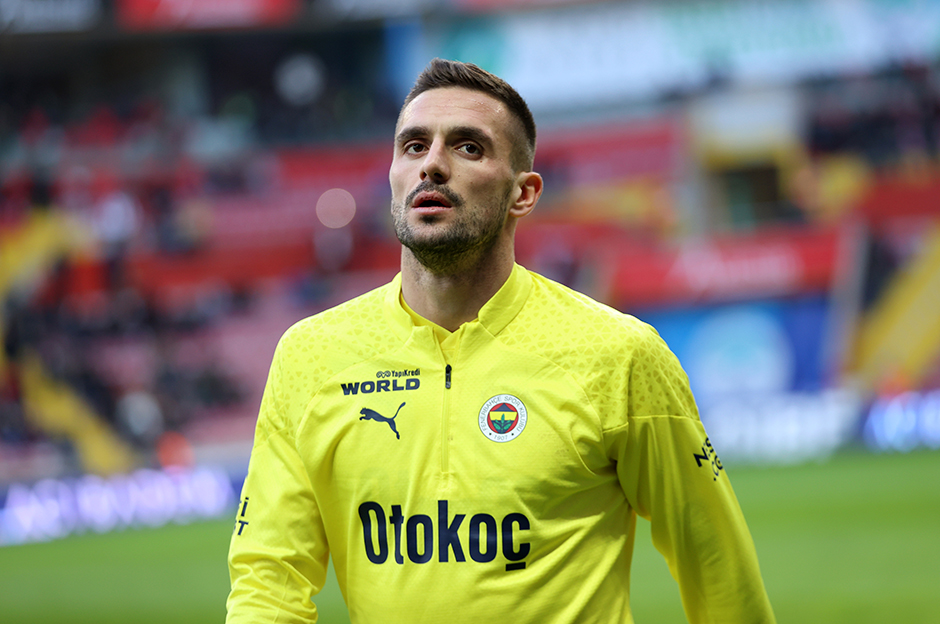 İlk 11'de değişim vakti: İsmail Kartal yeni denemeler yapıyor  - 5. Foto