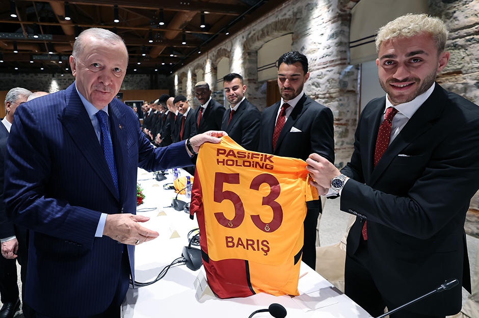 Cumhurbaşkanı Erdoğan, Galatasaray'a Şampiyonlar Ligi'nde başarı diledi  - 1. Foto