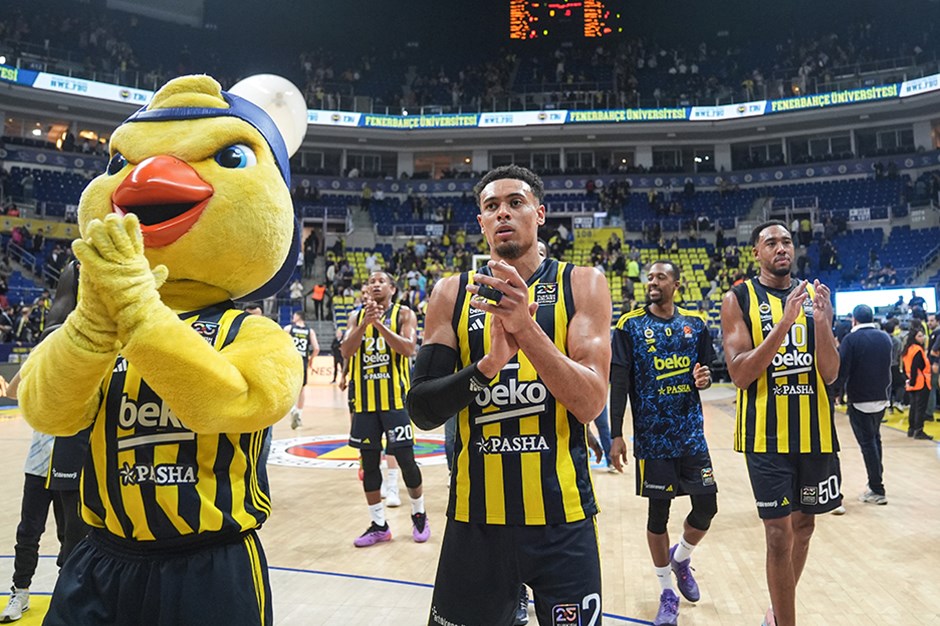 Fenerbahçe Beko EuroLeague'de play-off'a bir galibiyet uzakta