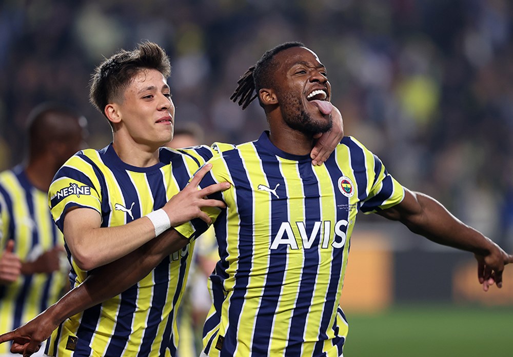 Fenerbahçe'de en az 8 isimle yollar ayrılıyor  - 18. Foto