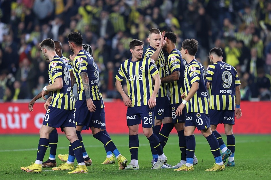 Fenerbahçe 89'da attı, çeyrek finale yürüdü!