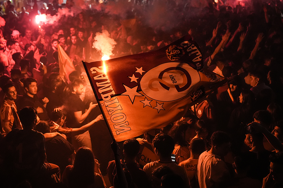 Galatasaraylı taraftarlardan unutulmaz şampiyonluk fotoğrafları!