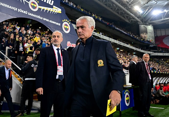 Jose Mourinho geleceğine ilişkin kararı "Asla" diyerek açıkladı  - 1. Foto