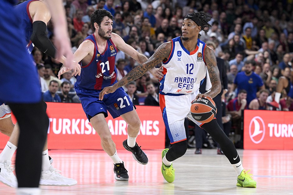 Anadolu Efes, EuroLeague'de mağlubiyetle başladı