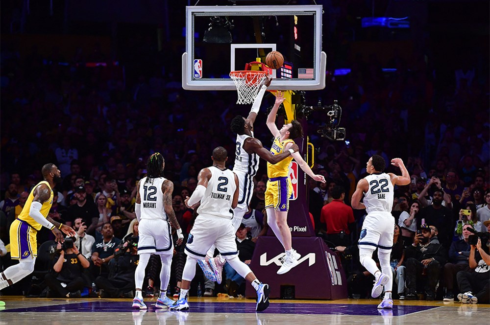 LeBron James'in rekor kırdığı maçta Lakers uzatmada kazandı  - 6. Foto