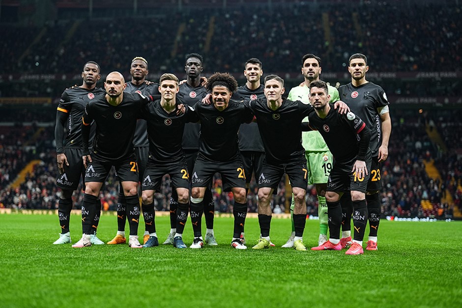 Galatasaray'dan 25. şampiyonluk paylaşımı