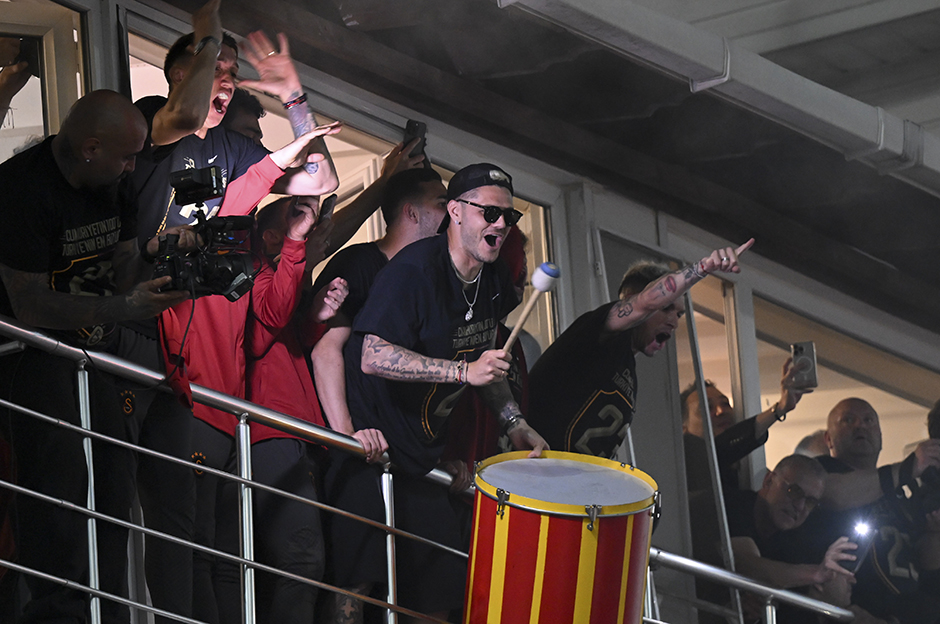Florya'daki şampiyonluk kutlamasında Icardi şov  - 20. Foto