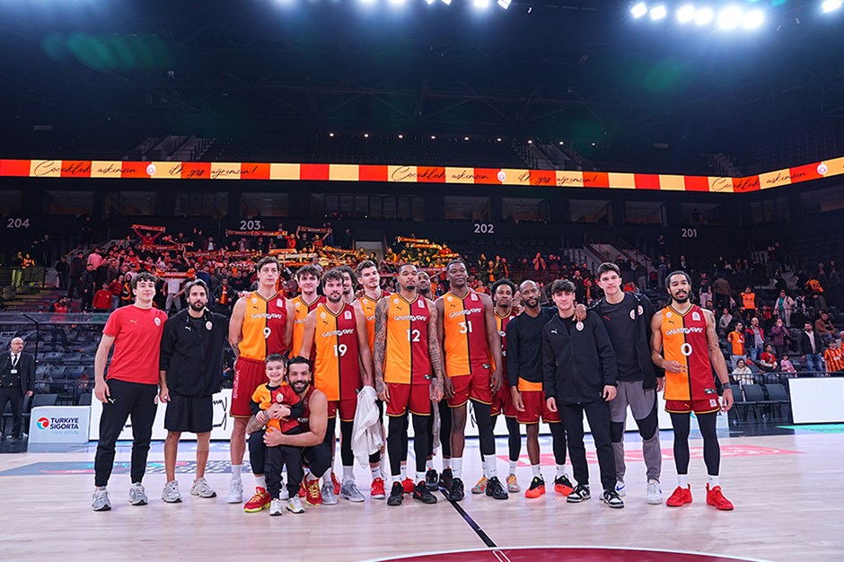 Galatasaray sahasında farklı kazandı: Blumbergs ve Palmer'dan 42 sayılık katkı