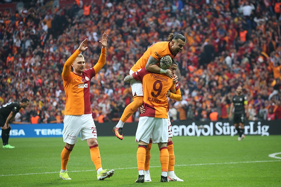 Galatasaray 71 gün sonra iç sahada