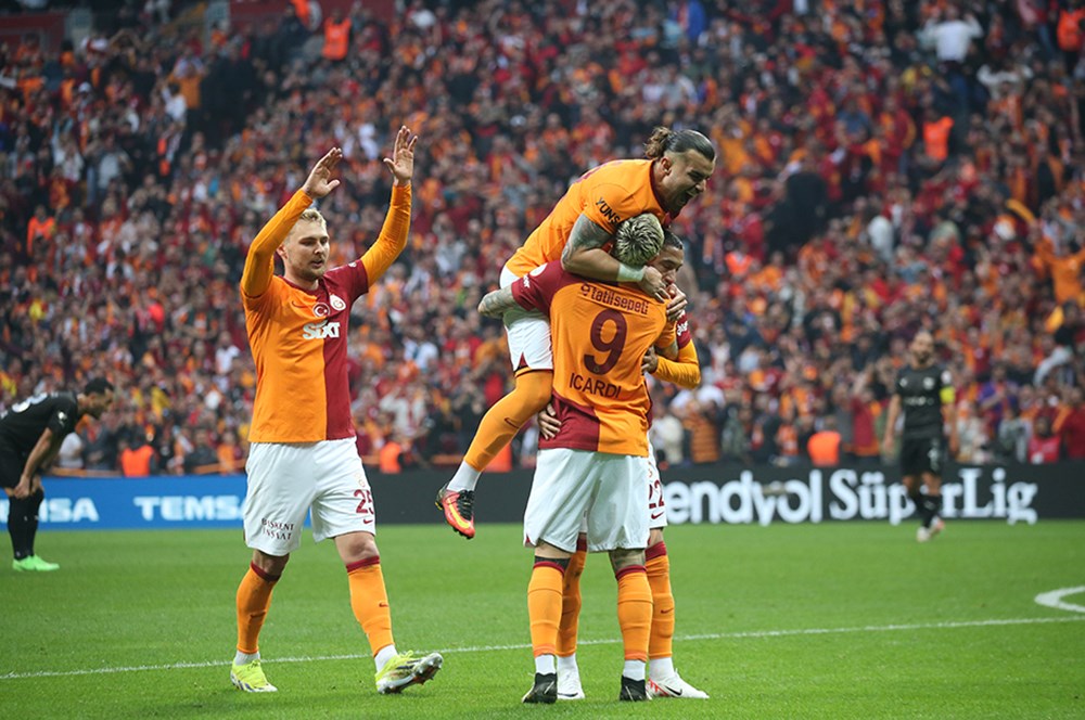 Galatasaray'ın Süper Lig'de 2023-2024 sezonu fikstürü, derbi maçları ve detaylar  - 33. Foto