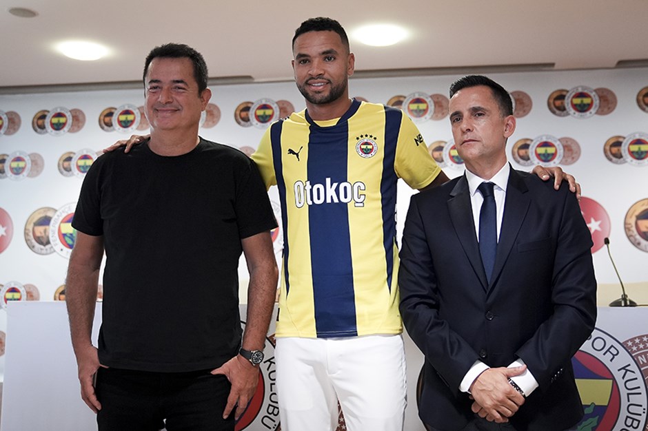 Youssef En-Nesyri imzayı attı: "Rakip forvetlere bakmıyorum"