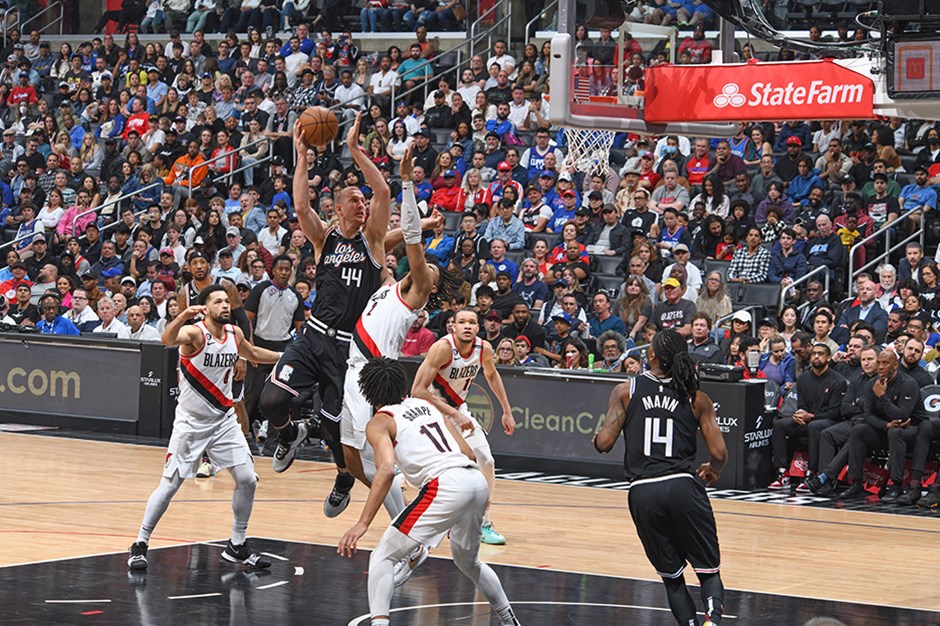 Clippers, Blazers'ı yenerek Play-in'den uzaklaştı