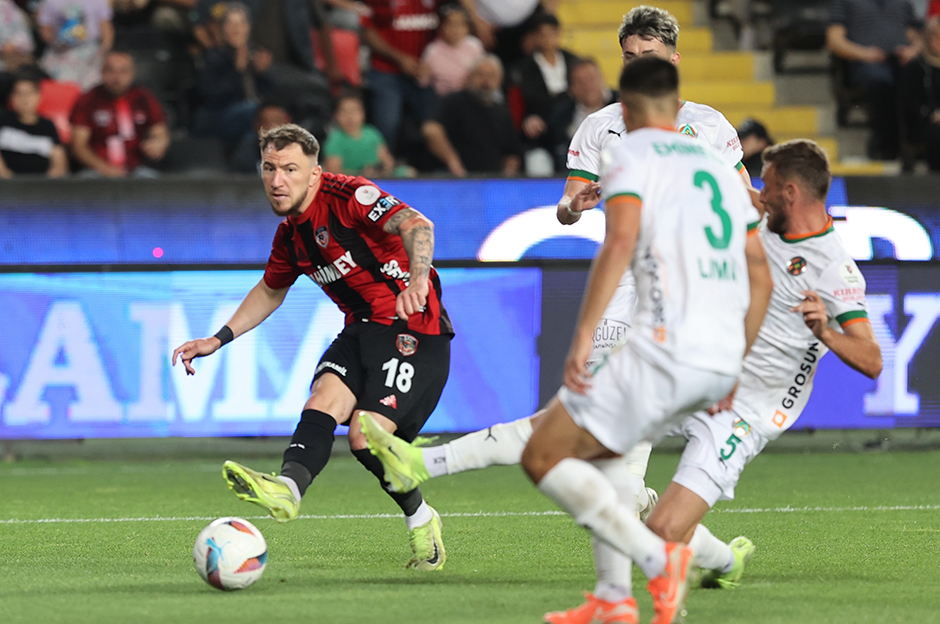 Süper Lig maçında şike iddiası: Savcılığa başvuru yapıldı  - 5. Foto