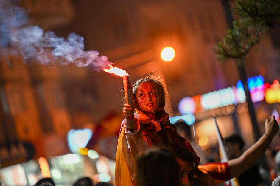 Galatasaraylı taraftarlardan unutulmaz şampiyonluk fotoğrafları!