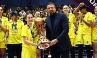  Hidayet Türkoğlu'ndan kadın basketboluna övgü
