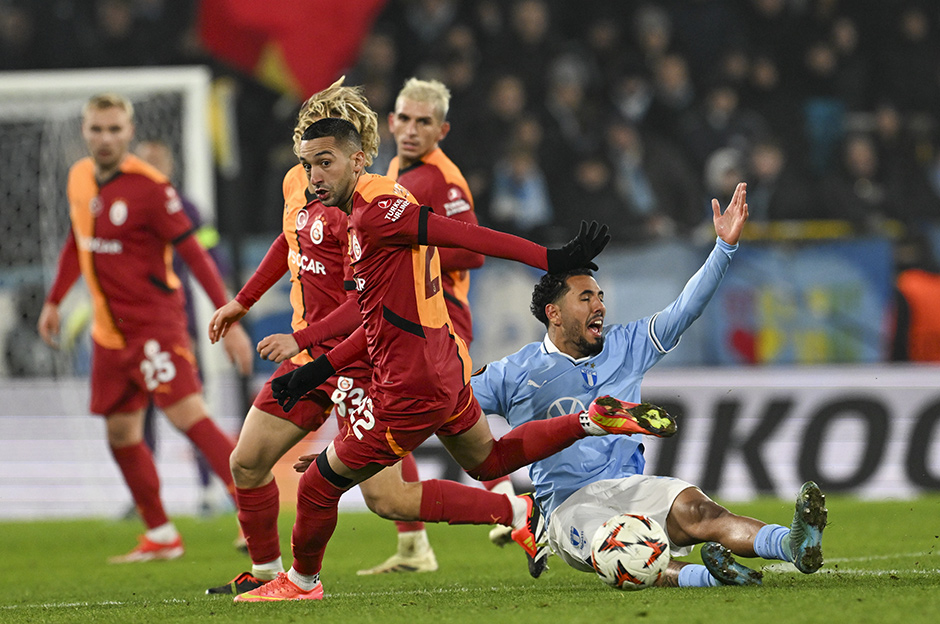 Nihat Kahveci faturayı Galatasaraylı futbolcuya kesti: "En kötü performansıydı"  - 3. Foto
