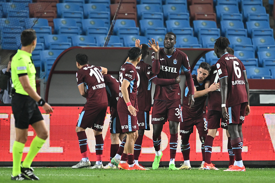 "Geri dönüşün mimarı Onuachu" | Spor yazarları Trabzonspor için ne dedi?  - 4. Foto
