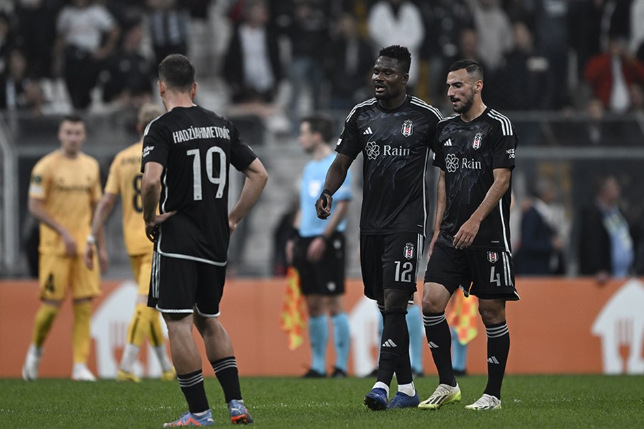 Beşiktaş'ta iki ayrılık birden: Süper Lig'de kalacaklar