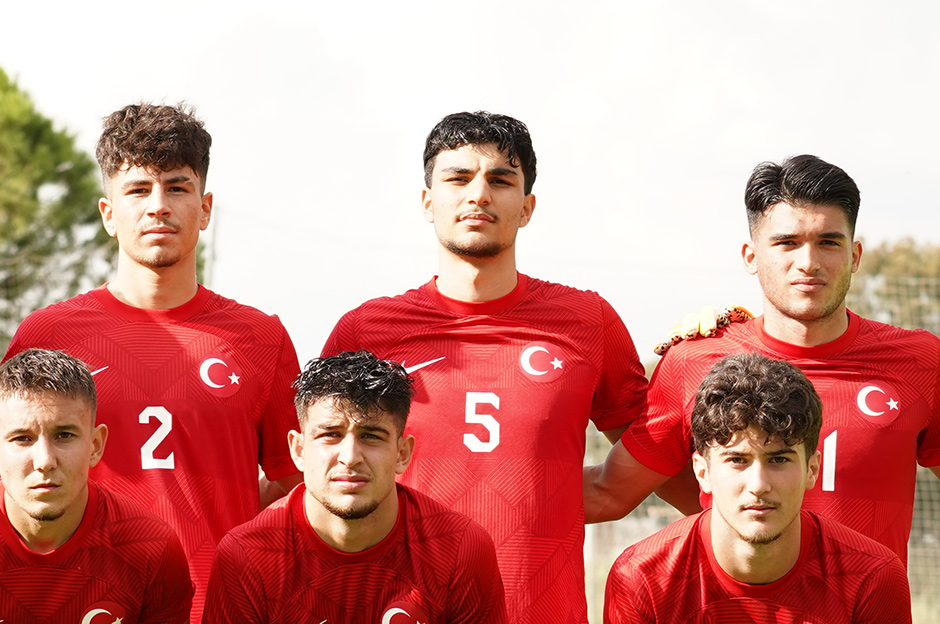 Schalke'de Galatasaray korkusu: Almanları "Üst düzey yeteneği" kaptırma endişesi sardı   - 6. Foto