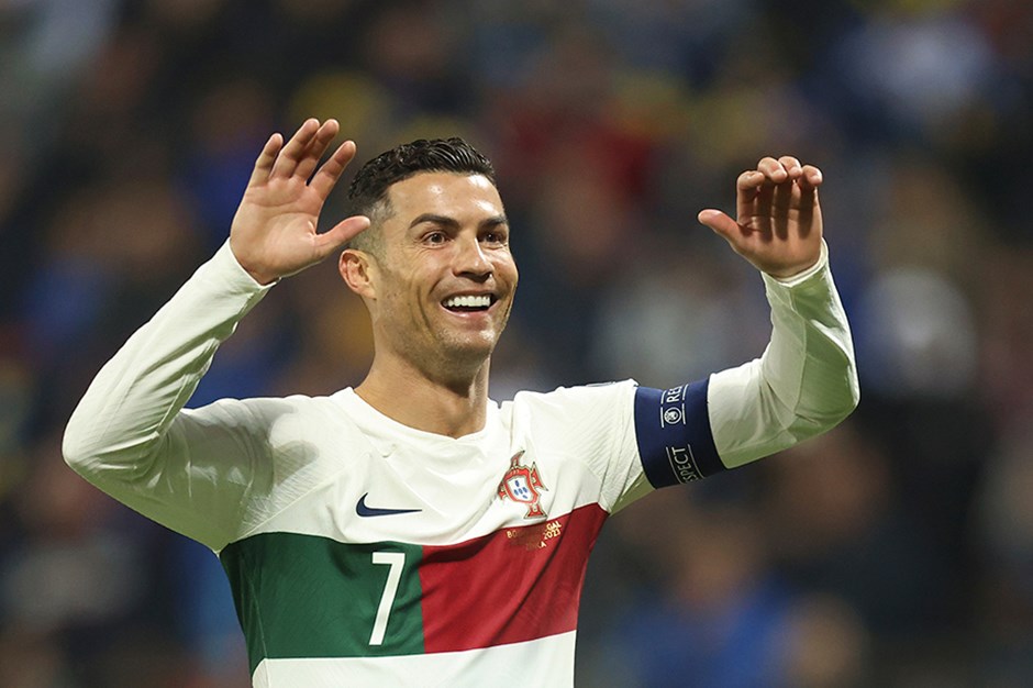 Portekiz ilk yarıdan 5 attı; Ronaldo bir imkansızı daha başardı