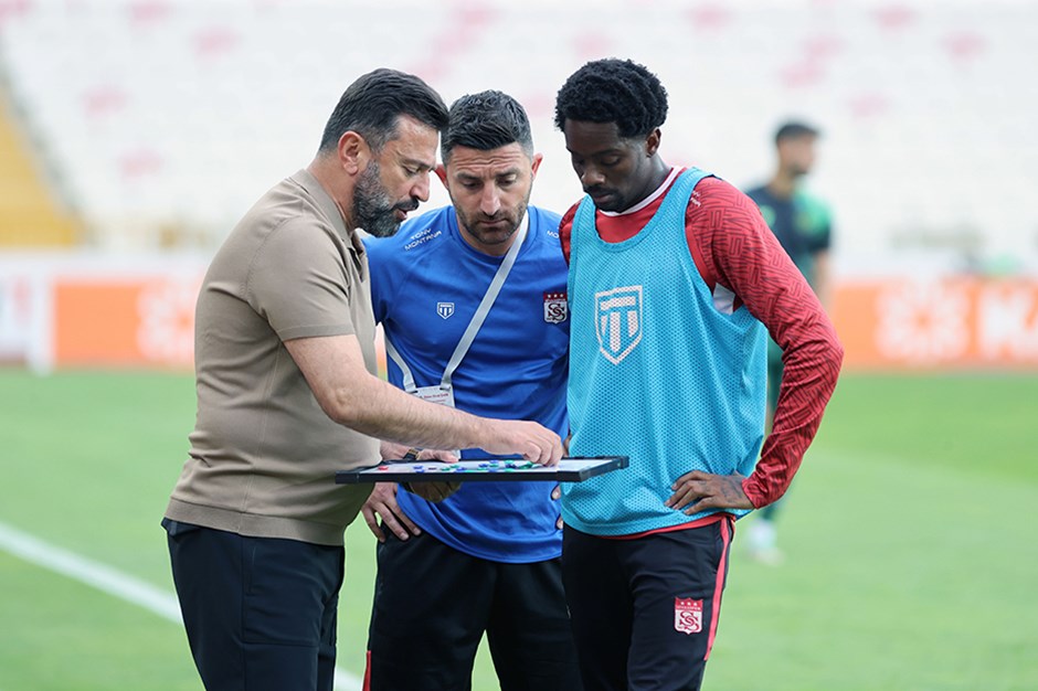 Bülent Uygun'dan Rey Manaj için Galatasaray iddialarına cevap