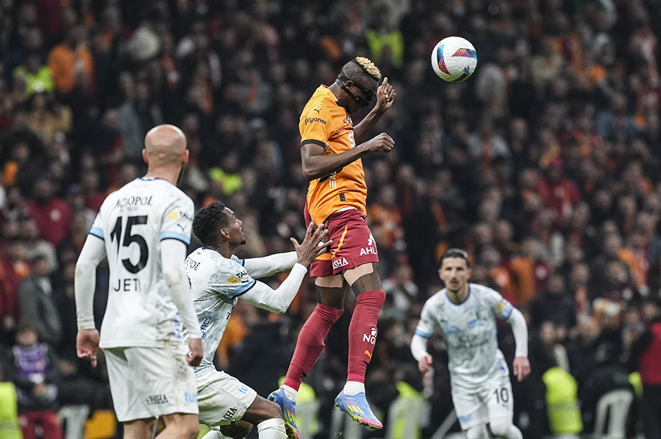Trio noktayı koydu: Galatasaray'ın iptal edilen penaltısında karar doğru mu?  - 3. Foto