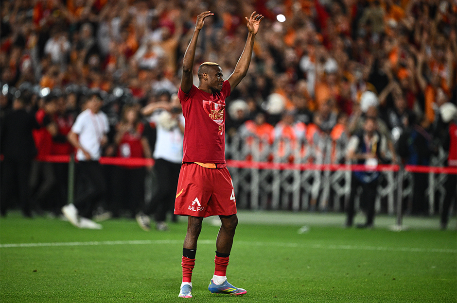 Victor Osimhen'den kupa finalindeki rekor sonrası flaş paylaşım  - 6. Foto