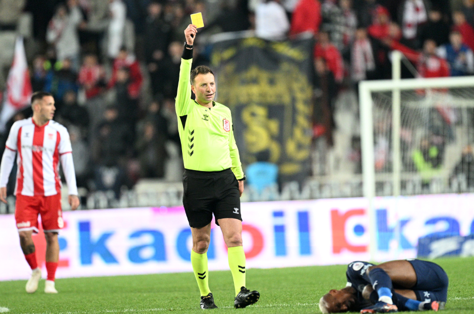 Trio'da Sivasspor-Fenerbahçe maçına damga vuran pozisyon tartışılmadı bile: "Açık, bariz, net..."  - 5. Foto