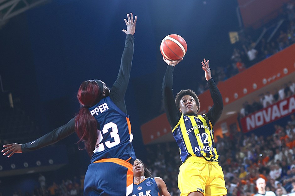 Kadınlar EuroLeague'de Fenerbahçe finalde