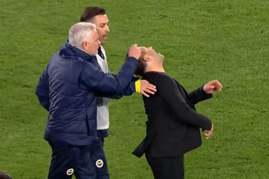 Okan Buruk Responds to Mourinho's "Hollywood" Analogy - News Directory 3