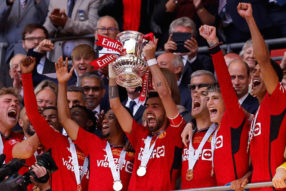 Manchester United, 13. kez F.A. Cup şampiyonu