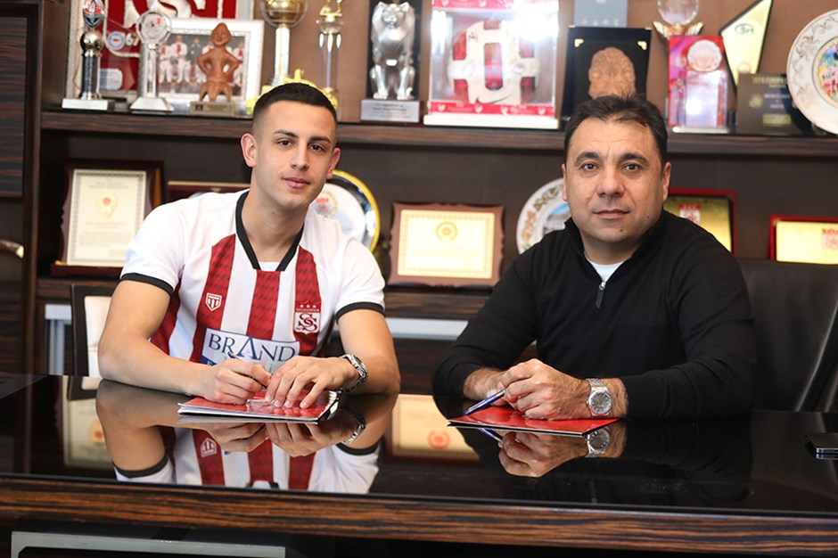 SON DAKİKA | Bartuğ Elmaz resmen Sivasspor'da