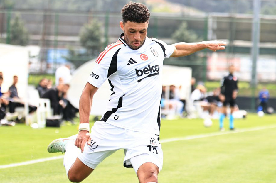 Beşiktaş'ta 10. dakikada zorunlu değişiklik: Maça devam edemedi