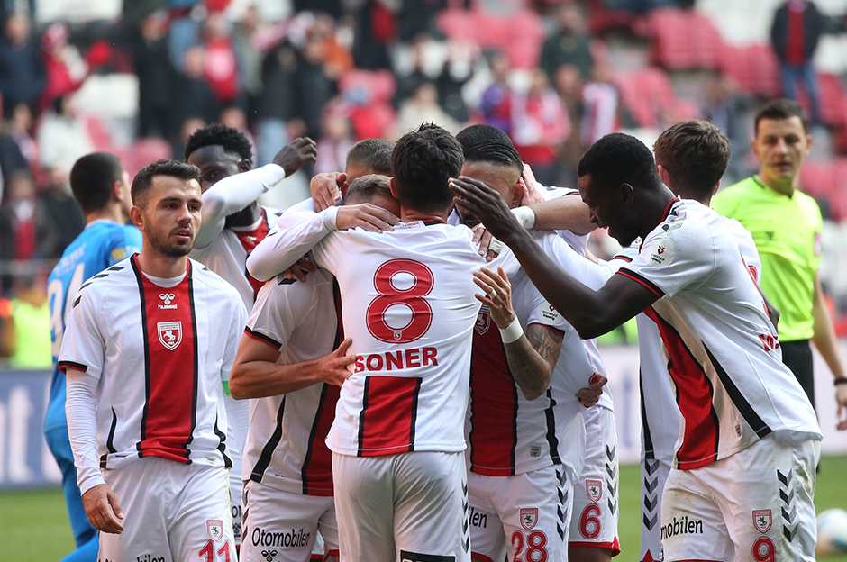 Süper Lig ekibinden yabancı hakem talebi: Resmi başvuru yapıldı  - 3. Foto