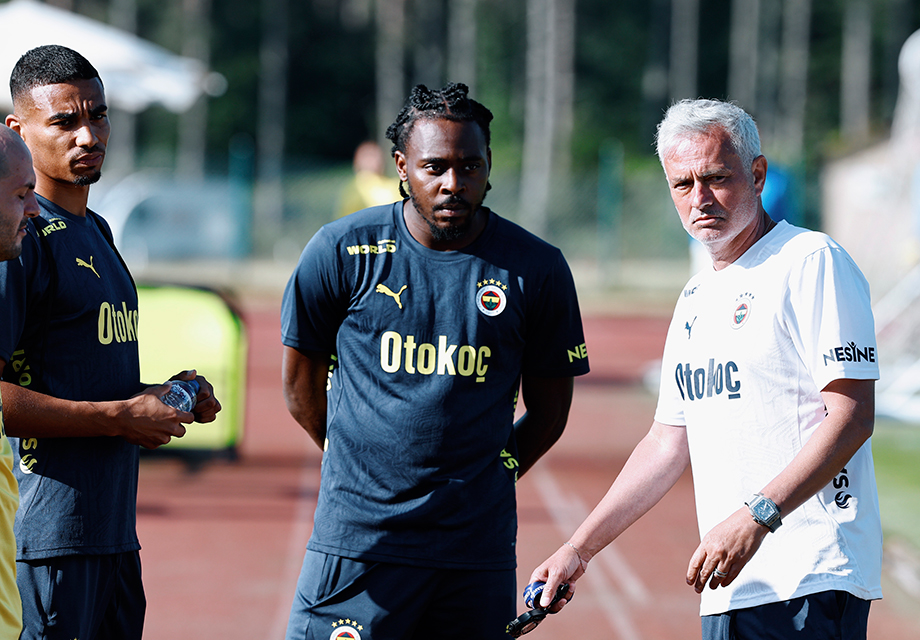 İrfan Can Kahveci ile aynı dönemde Fenerbahçe kadrosuna katılan futbolcunun yıllık maaşı 1.8 milyon euro.