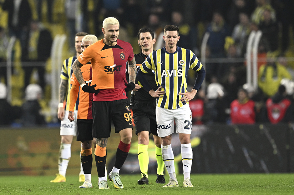 Hakemler yorumladı: Kerem Aktürkoğlu topa dokundu mu, pozisyon ofsayt mı?  - 9. Foto