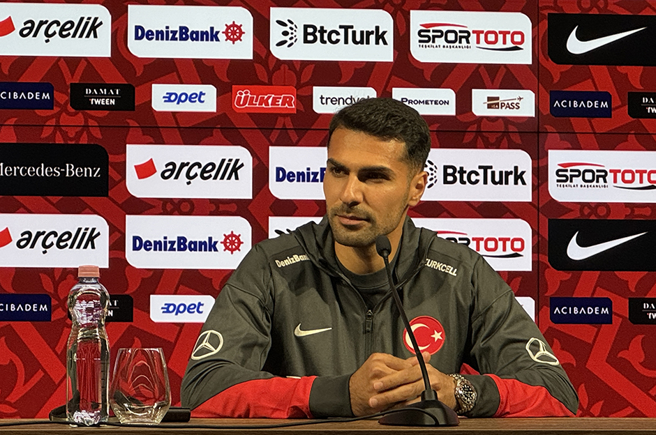 Bu sezon tüm kulvarlarda 29 maça çıkıp 1521 dakika süre alan Zeki Çelik 2 asistlik skor katkısı verdi.