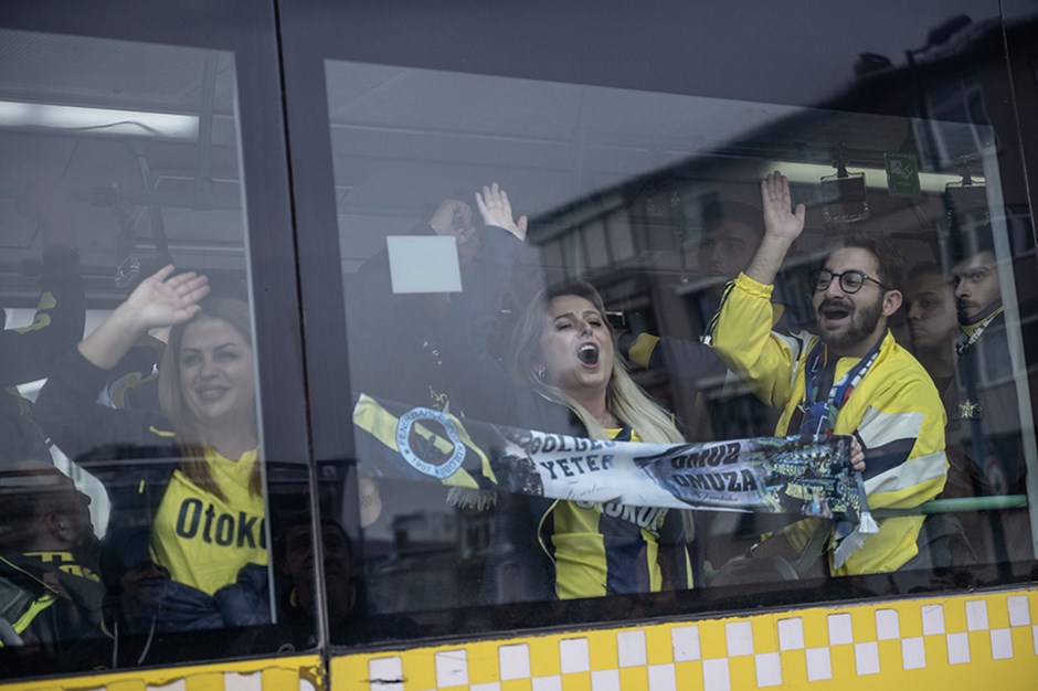 Fenerbahçeli taraftarlar derbi için yola çıktı